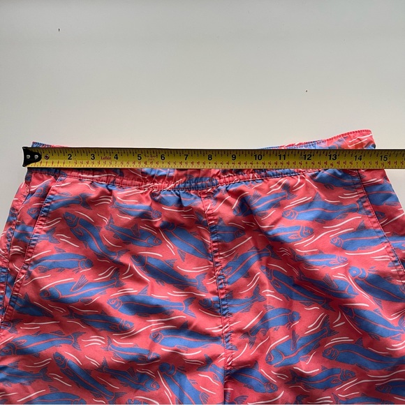 Vineyard Vines Boys Pink blue Fish print swim Trunks M 12-14 - Picture 4 of 5